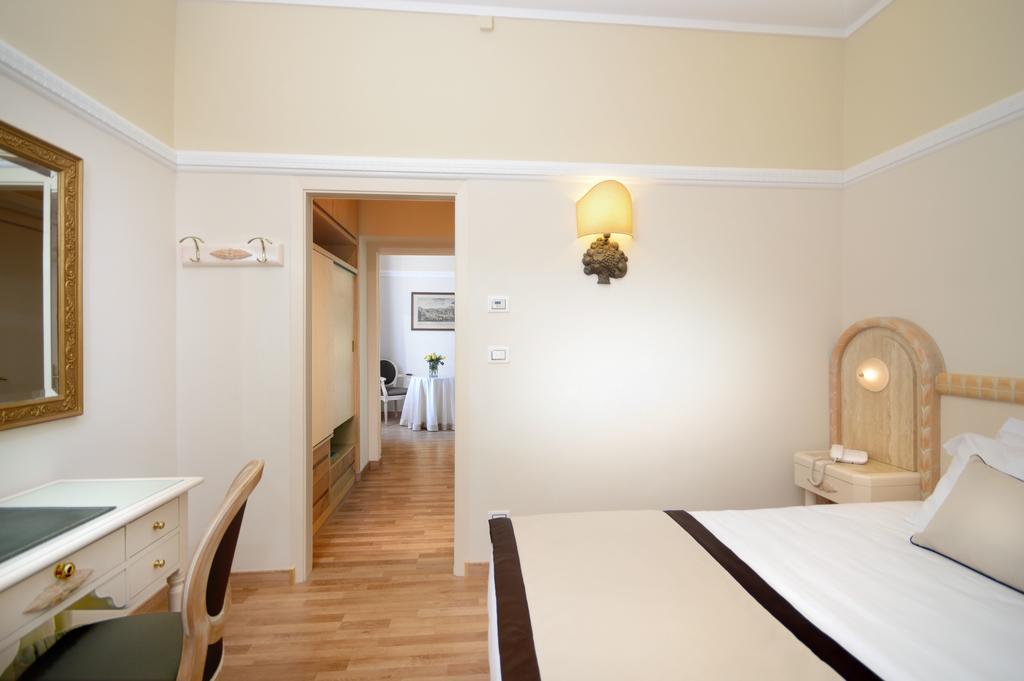 מונטה קטיני טרמה Grand Hotel Vittoria מראה חיצוני תמונה