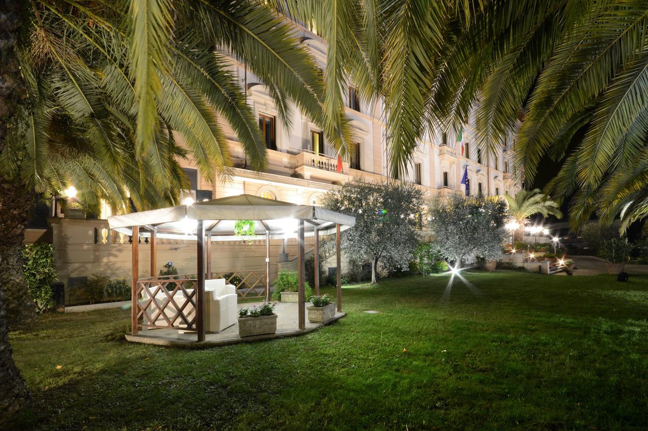 מונטה קטיני טרמה Grand Hotel Vittoria מראה חיצוני תמונה