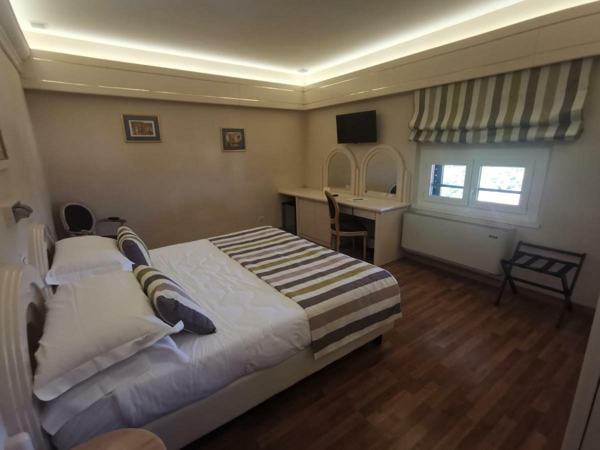 מונטה קטיני טרמה Grand Hotel Vittoria חדר תמונה